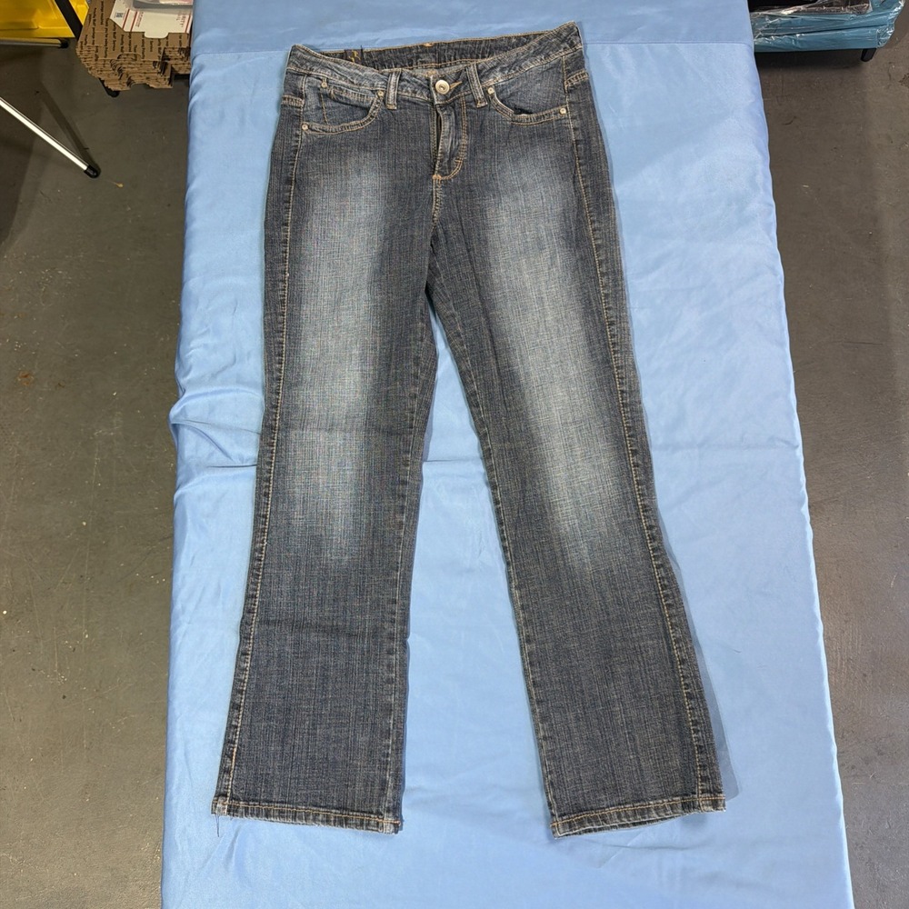 Aura Women's Light Wash Basic Fit Wide Leg Jeans Korean Size 28 Medium